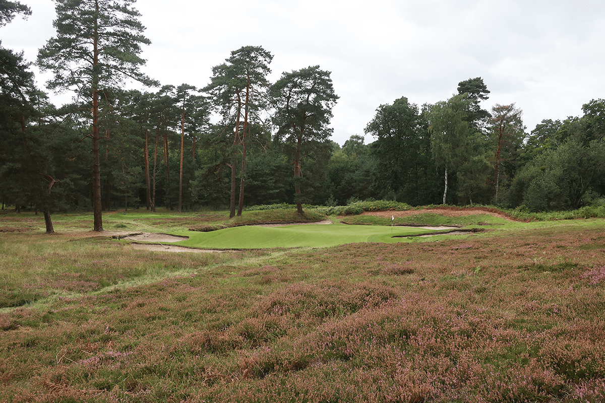 the 4th hole on the Valliere Course at Morfontaine